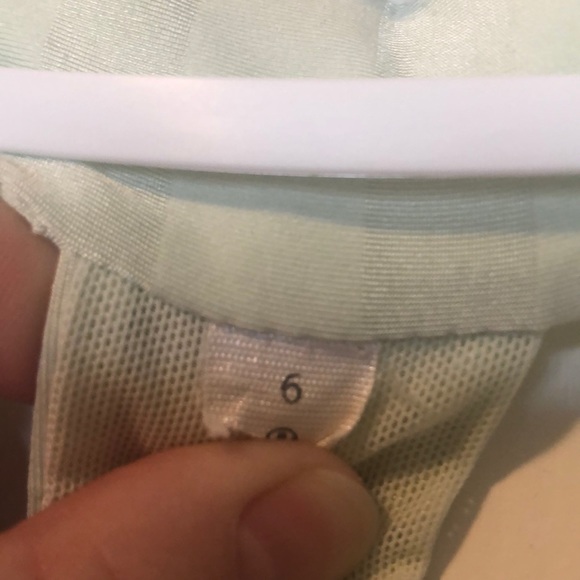 🍋 Lululemon tank size 6 - Picture 2 of 5
